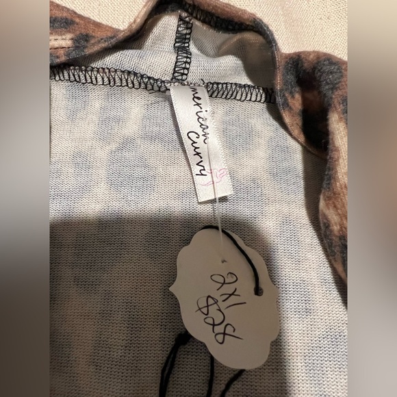 American Curvy 2x - Picture 4 of 4